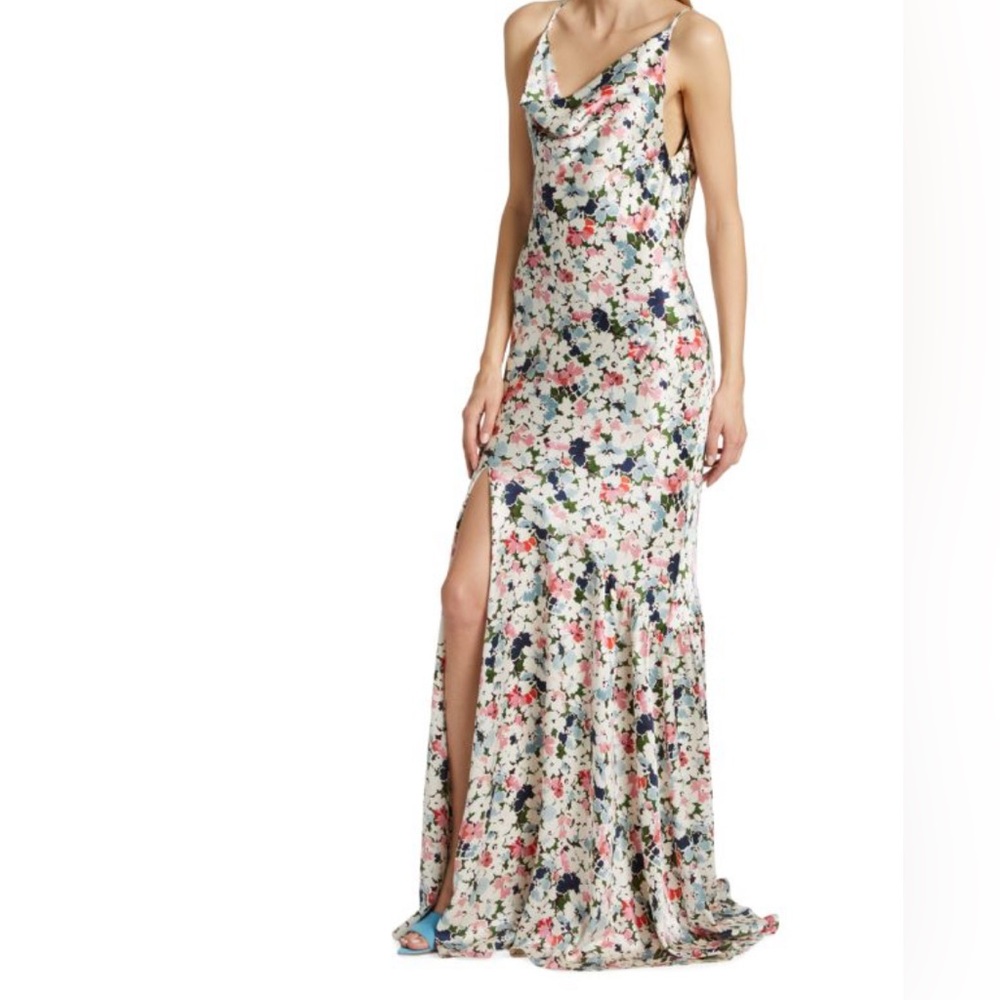 CINQ A SEPT
Silk Garden Bloom Julissa Gown Cinq a Sept color Multi/Floral Dress - Picture 14 of 16